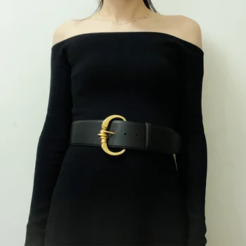 Поясная обтегач с мед релефни, елегантен кожен женствена рокля с широк колан, украшенное с широк колан в черен цвят